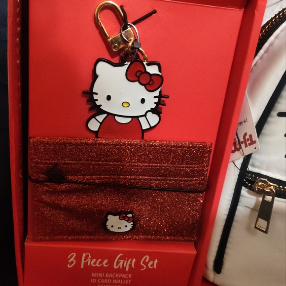 Hello Kitty Mini Backpack Gift Set - Picture 6 of 7